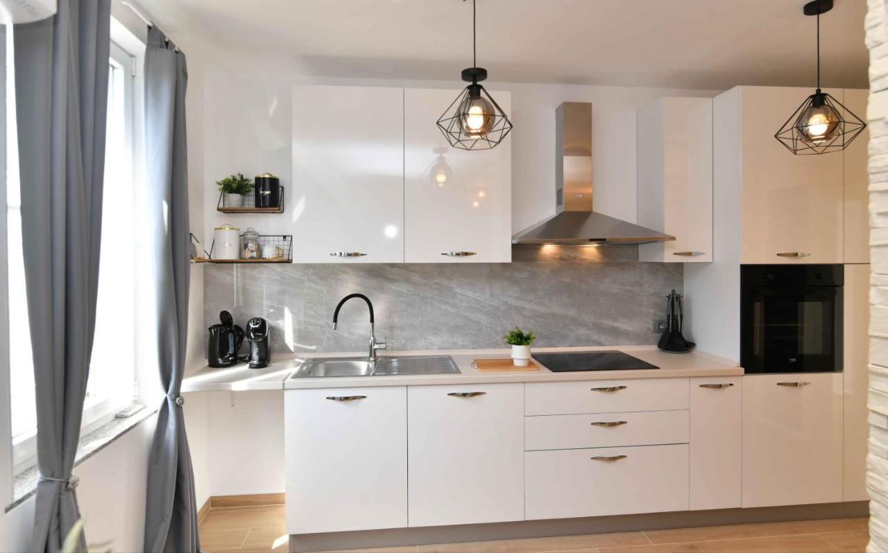 Apartman Leona Ловран Екстериор снимка
