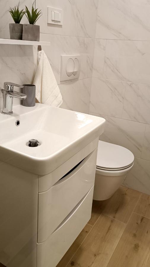 Apartman Leona Ловран Екстериор снимка