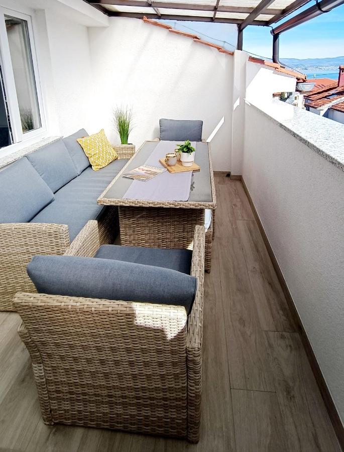 Apartman Leona Ловран Екстериор снимка