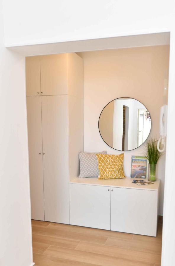 Apartman Leona Ловран Екстериор снимка