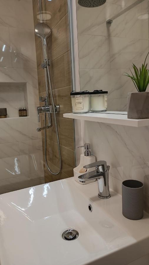 Apartman Leona Ловран Екстериор снимка