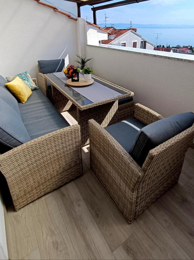 Apartman Leona Ловран Екстериор снимка
