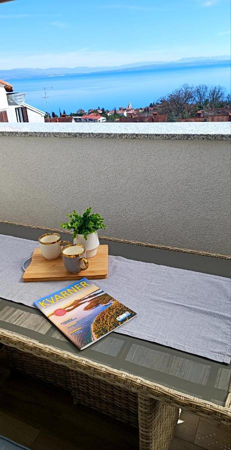 Apartman Leona Ловран Екстериор снимка