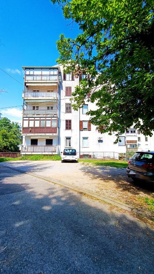 Apartman Leona Ловран Екстериор снимка